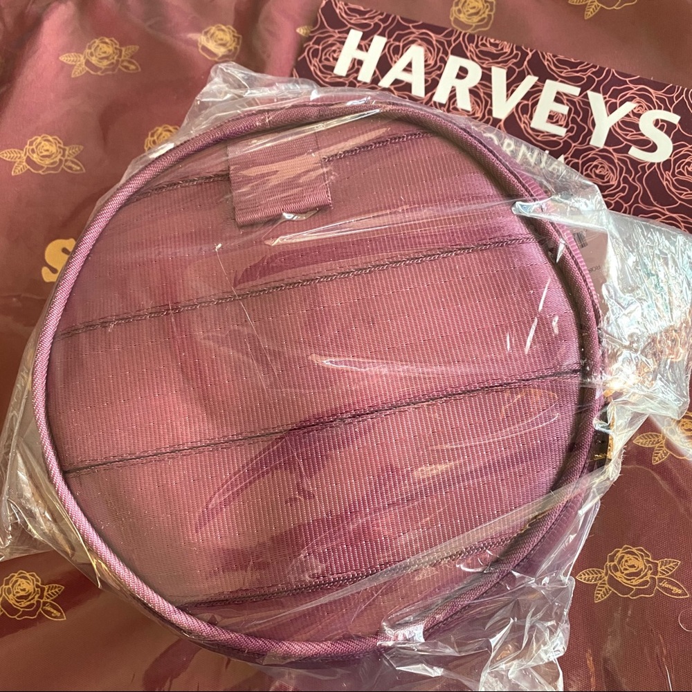 Harveys Collector’s Series Rose Convertible Bag - Picture 5 of 12